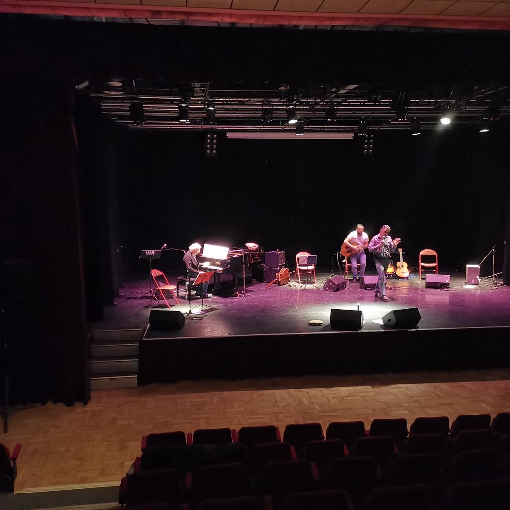 Salle des fêtes de Nemours La Scène du loing 1